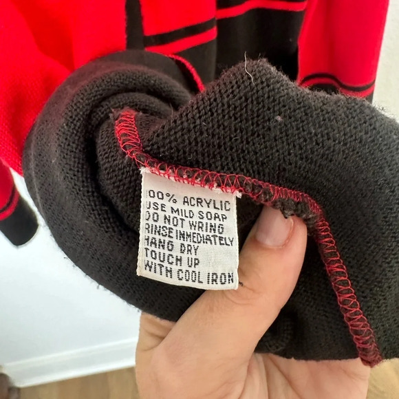 Criselda for Rustan's Red and Black Cardigan with Gold Buttons Large - Picture 7 of 11